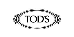 Tod's是一家成立于1970年的意大利著名的鞋履和包包品牌。特别是以集优雅和舒适一身的“Tod's豆豆鞋”闻名于世。Tod's豆豆鞋被形容为像是走在水床上，完全没有压力，脚感极其舒适。Tod's的传奇是关于简单的意大利皮具的传奇，与Dior等大牌拥有众多产品线还推出手提袋定制等服务不同，三十年来Tod's只有皮底、胶底、软底三款moccasins便鞋及DBag、EightBag两款皮包。